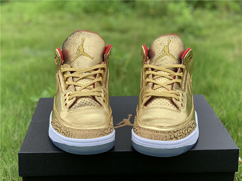 Nike Men's & Women's Luxury Low-Top Trainers — Style 117 angle view