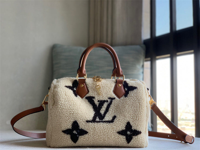  carryall bag interior and compartment view 15
