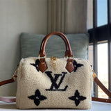 carryall bag interior and compartment view 15