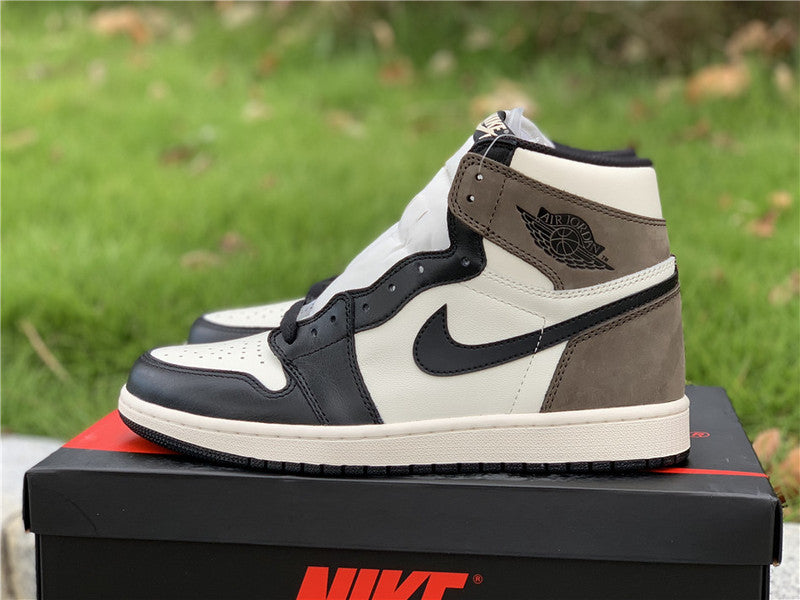 Nike Streetwear sneakers in two-tone streetwear statement look front view