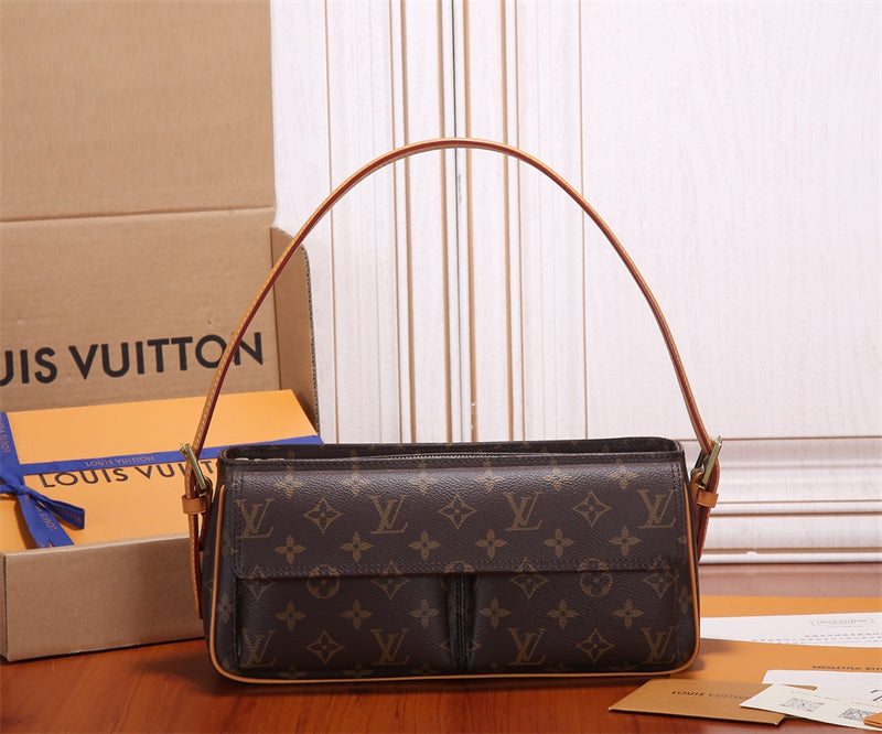  Essential structured bag front view