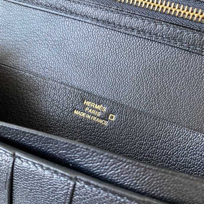  curated carryall bag detail view showing craftsmanship 8
