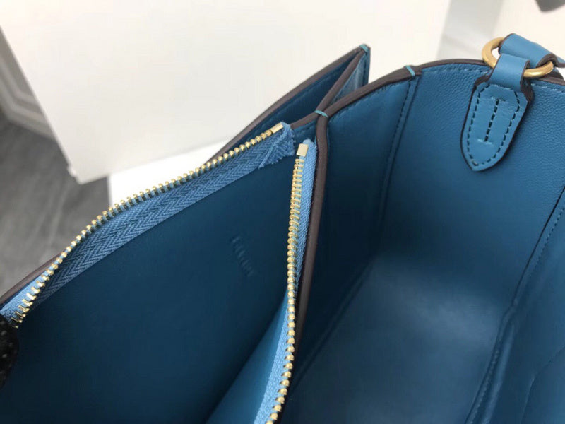 Side profile of chic structured women's handbag – women's designer-style accessory