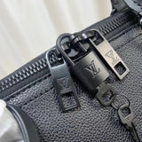 Handle and strap detail of elevated structured women's handbag – women's premium purse