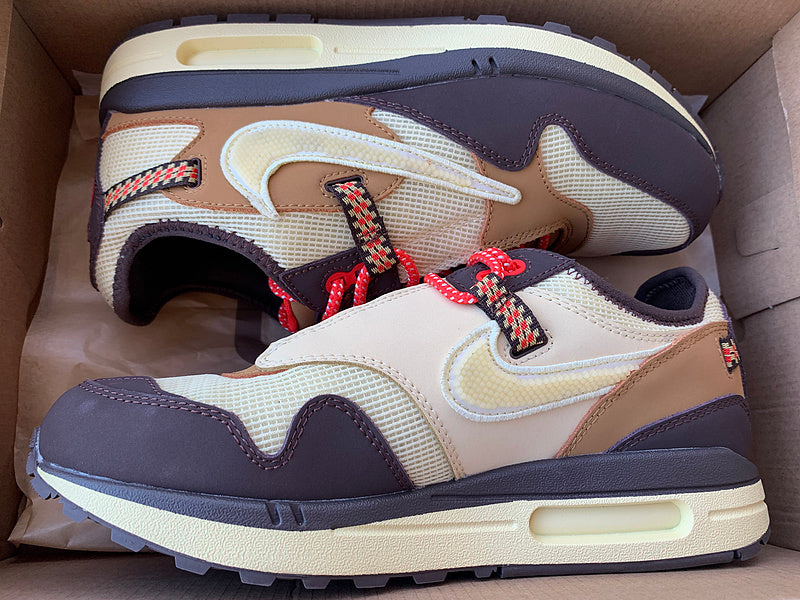 Nike Men's & Women's Designer Low-Top Shoes — Style 197 side view