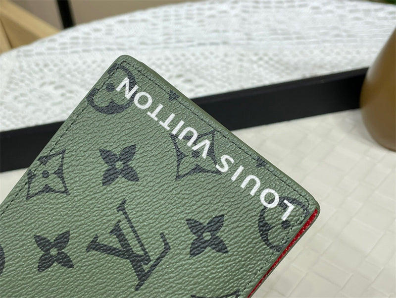  Minimalist satchel carried on shoulder
