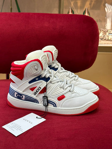 Gucci classic monochrome luxury sneakers view 11 low-top design