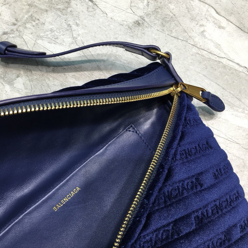 Polished Premium PU Leather Handbag - Premium Craftsmanship Detailing | Women's Statement Accessory #722 - texture close-up (image 9) of designer-inspired handbag