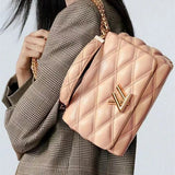  Sophisticated shoulder bag front view 31