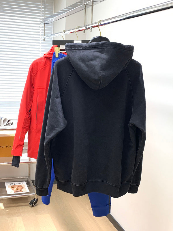 Side profile view of Balenciaga luxury piece style No.537