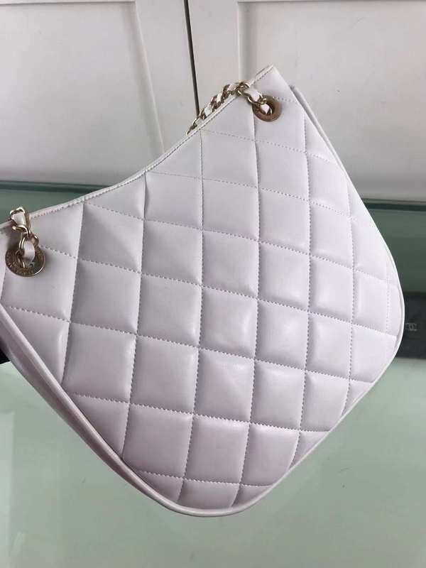 Zivas Charm Modern Edge Fashion Handbag (Designer-Inspired Craftsmanship) – Detail View