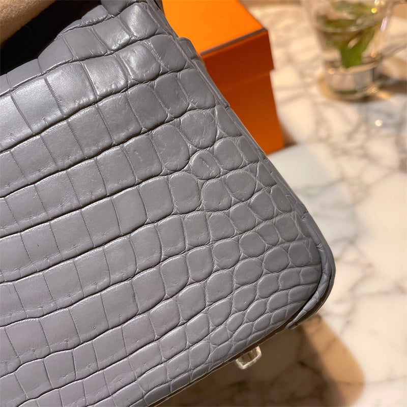 Everyday-Ready handbag styled for everyday wear