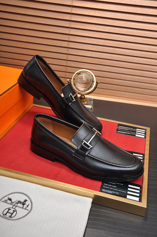 Hermes shoes Style 066 - side profile detail