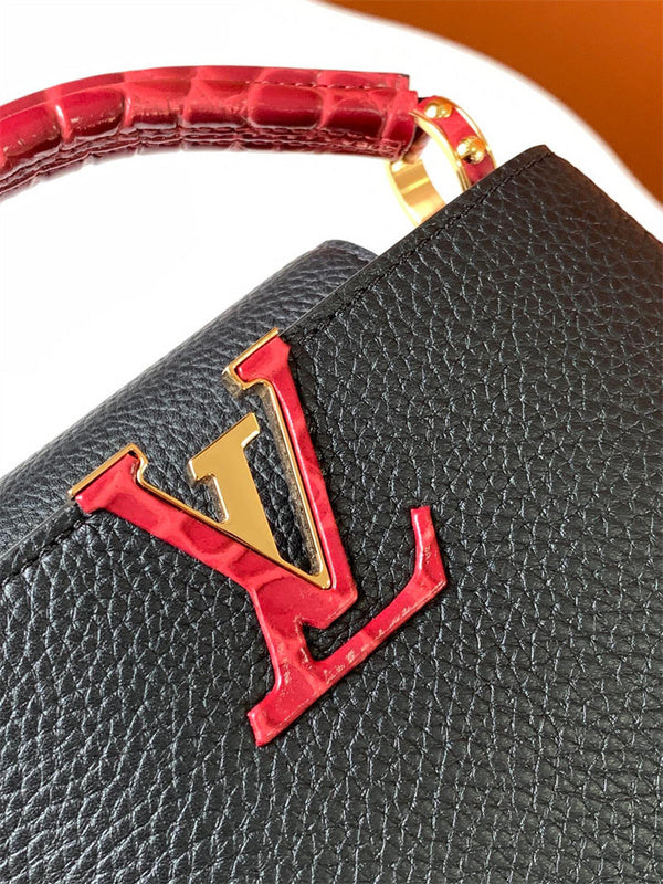  essential everyday bag detail view showing craftsmanship 32