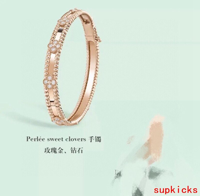 Close-up detail view of Van Cleef & Arpels unisex jewelry piece