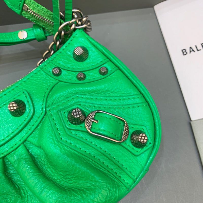 Statement Vegan Leather Handbag - Understated Luxury Look | Women's Luxury Handbag #350 - hardware and detail close-up (image 5) of designer-inspired handbag