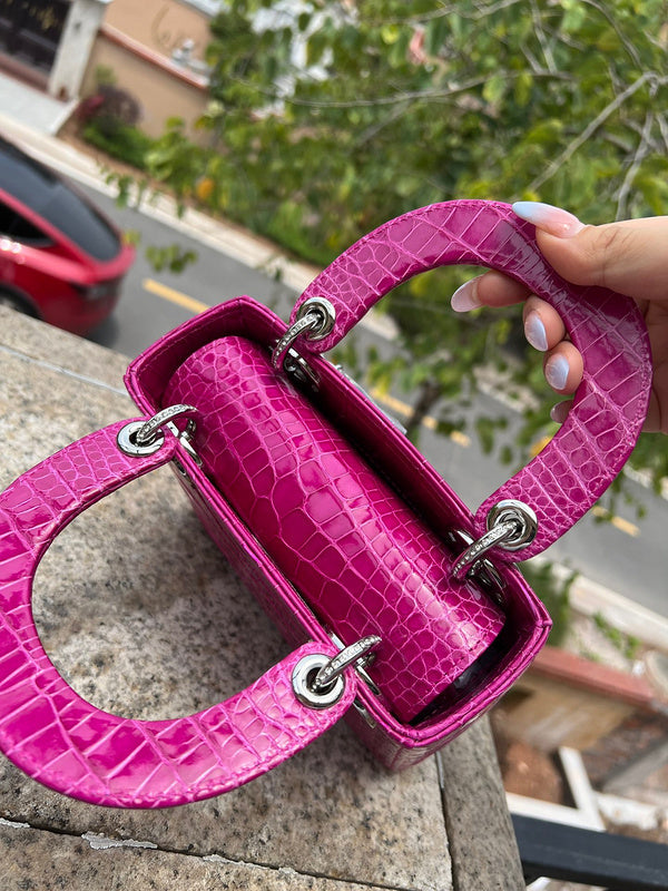 Styled lifestyle shot of everyday-luxe structured women's handbag – women's everyday handbag