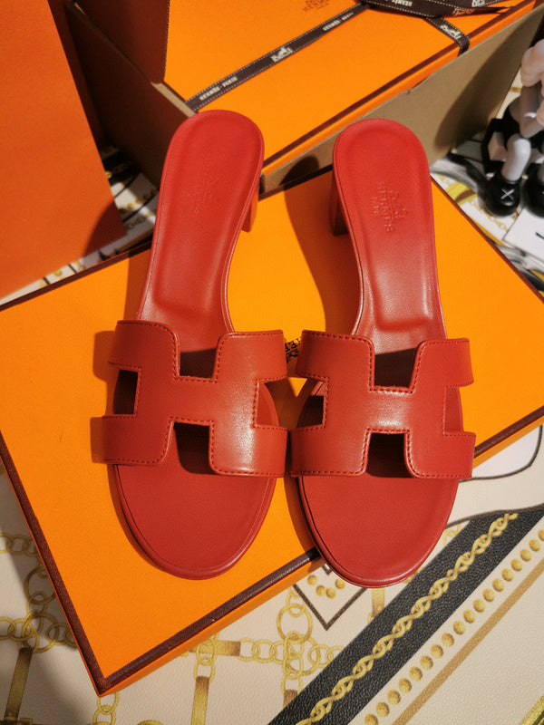 Hermes sandals Style 016 - angled studio shot