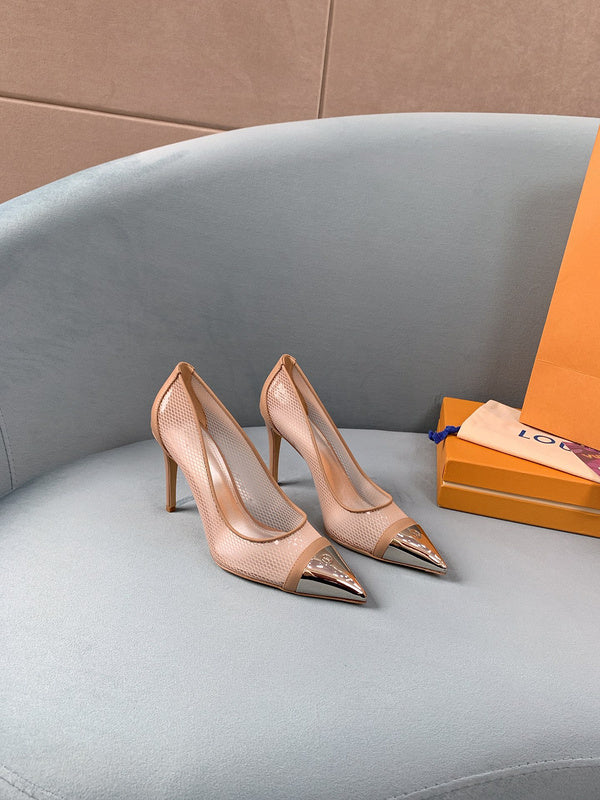 Louis Vuitton shoes Style 251 - top view showing design