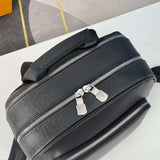 Handle and strap detail of everyday-luxe signature women's handbag – women's everyday handbag