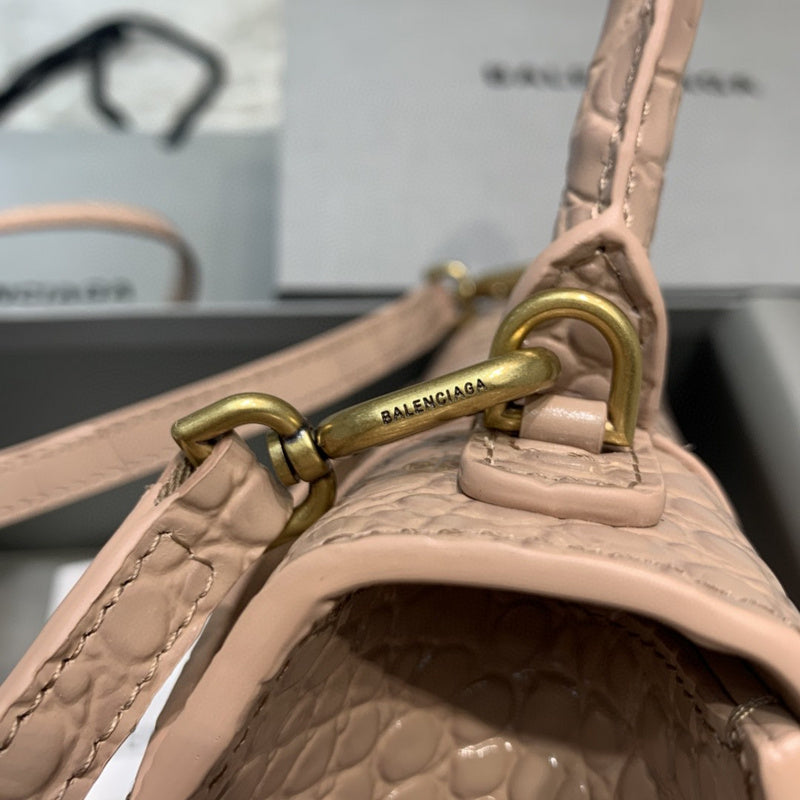 Zivas Charm Sleek Silhouette Premium Handbag (Premium Everyday Carry) – Close-Up Detail