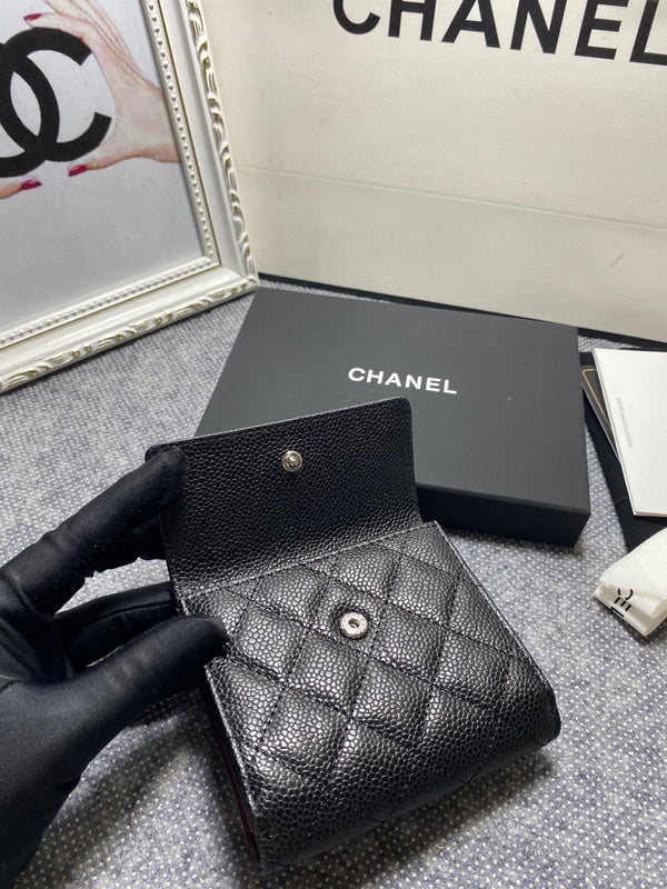  women's handbag, compact design, view 4