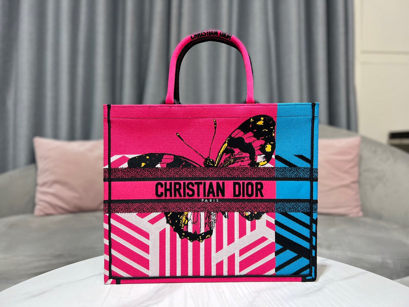 Interior view of polished modern women's handbag – women's everyday handbag