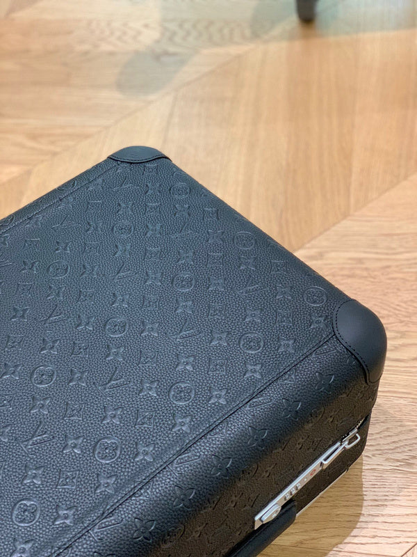  satchel interior and compartment view 45