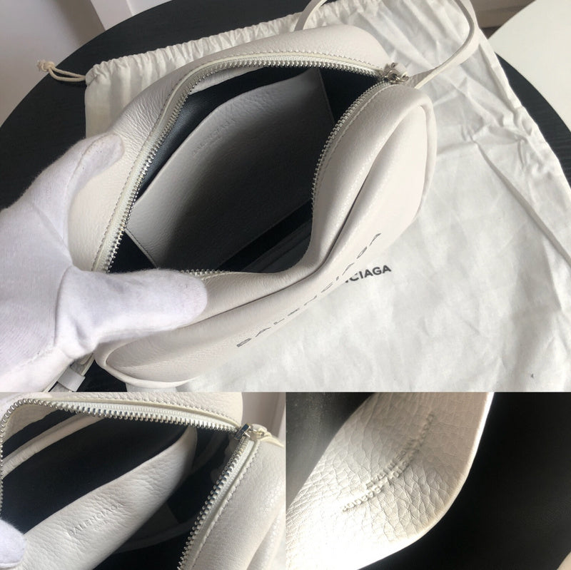 Side profile of everyday-luxe signature women's handbag – women's designer-style accessory