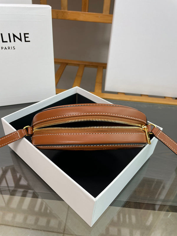 Close-up detail of elevated chic women's handbag – women's everyday handbag