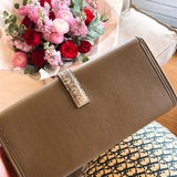  structured bag interior and compartment view