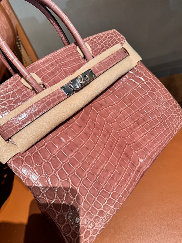 Everyday-Ready bag shown from front angle