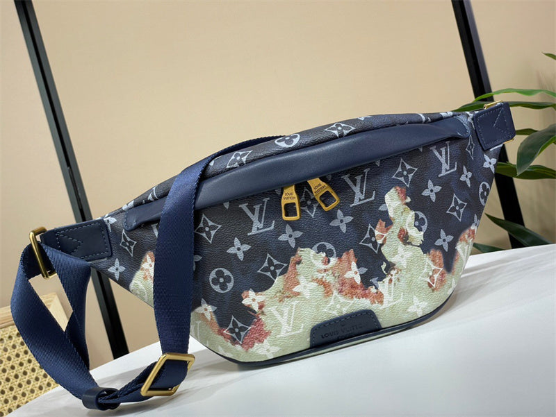  minimalist handbag styled with outfit