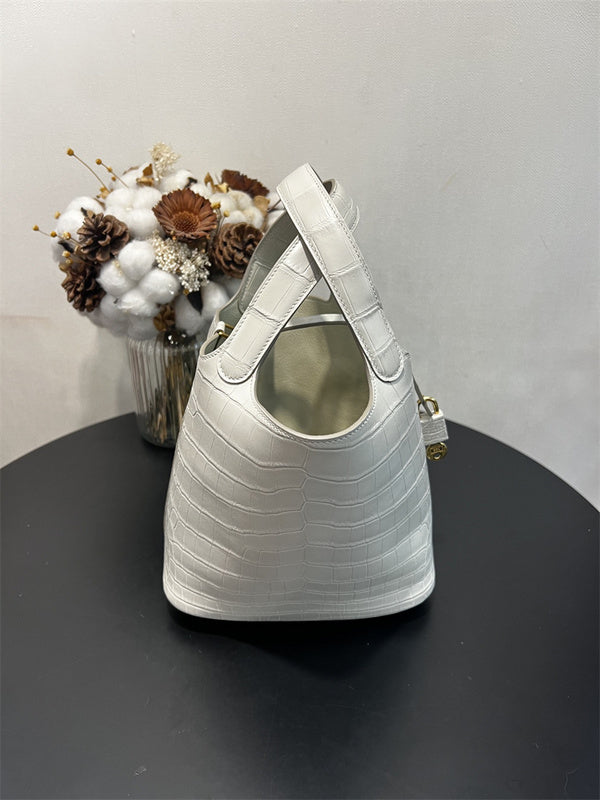  tote bag interior and compartment view