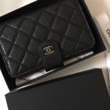 Zivas Charm Classic Sensibility Everyday Handbag (Elevated Accessory Essential) – Detail View