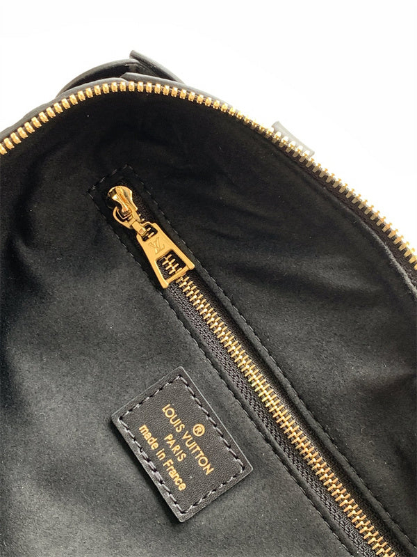  satchel close-up of hardware and finish 23