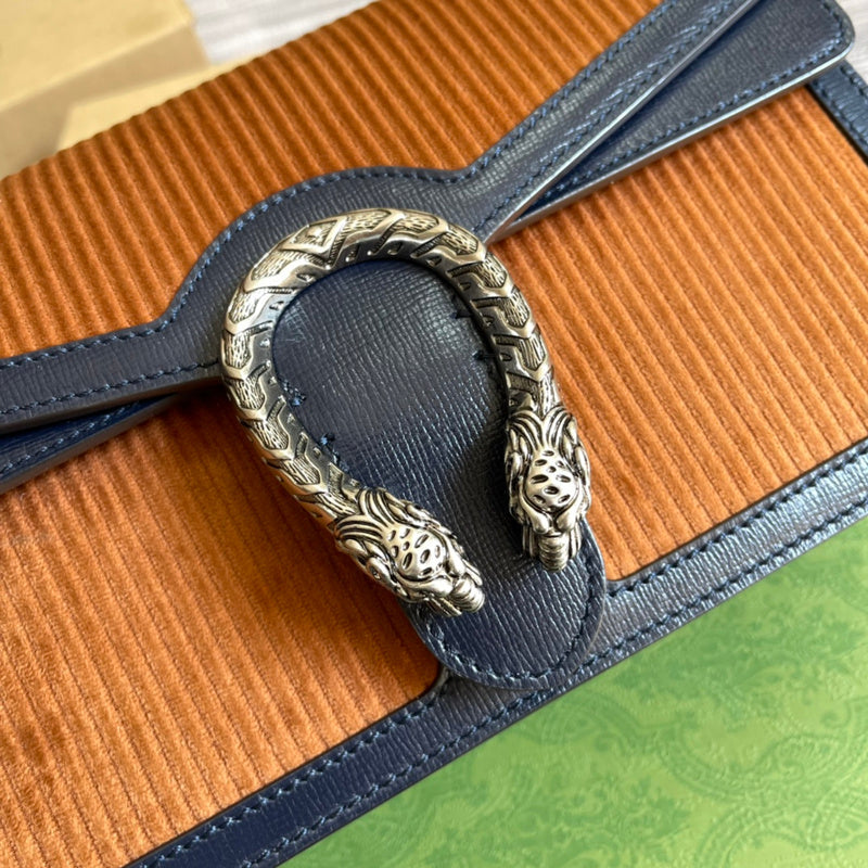 Interior view of statement classic women's handbag – women's everyday handbag