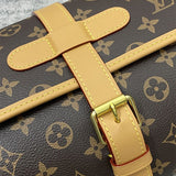  tailored structured bag styled with outfit