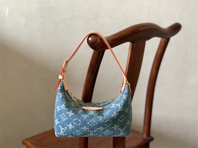  Refined tote bag front view 19