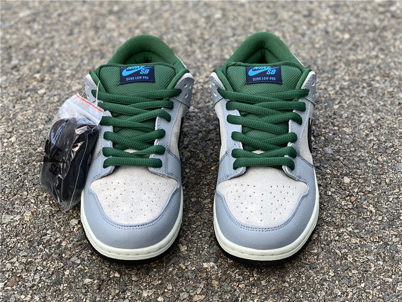 Nike Men's & Women's Luxury Fashion Trainers — Style 042 angle view