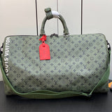  sleek crossbody bag detail view showing craftsmanship 14