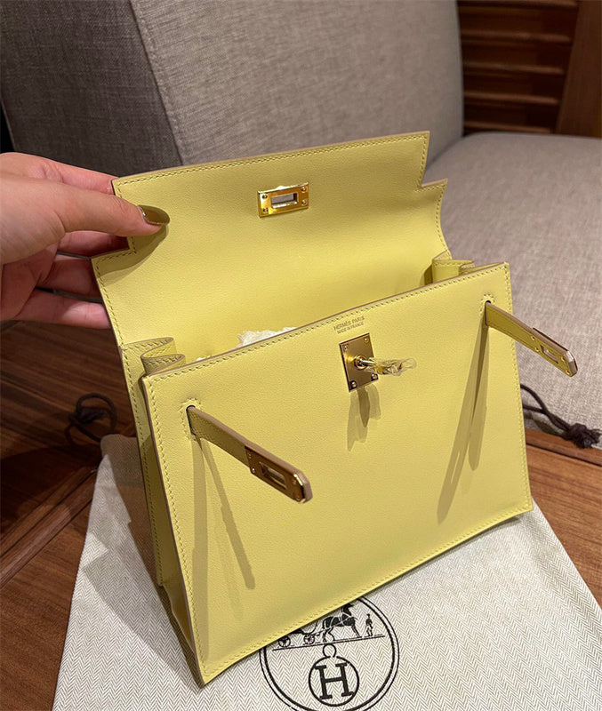  Graceful satchel front view 7