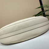  Streamlined everyday bag front view 13