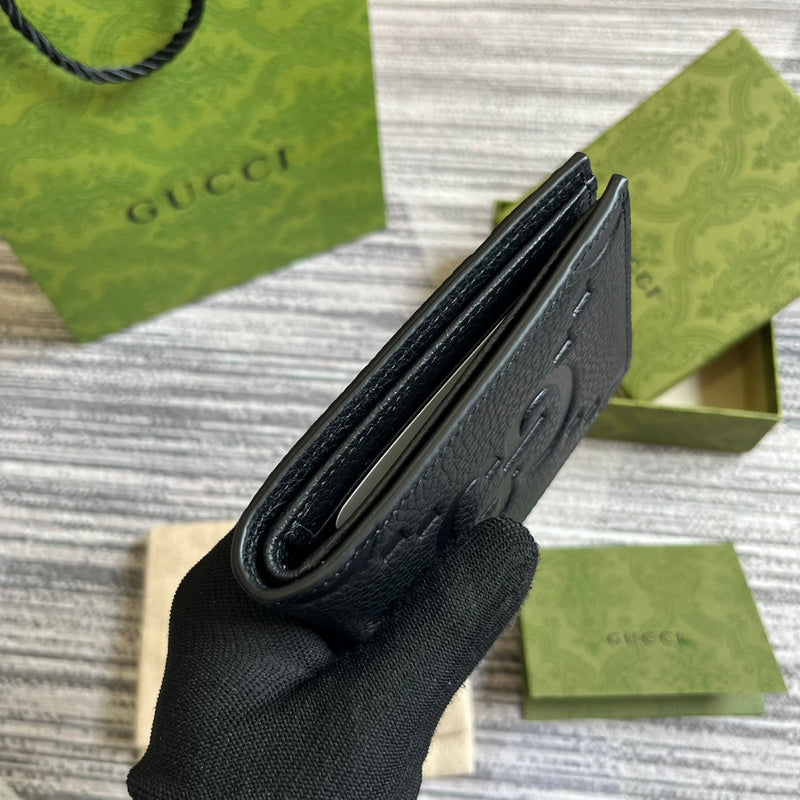 Close-up detail of signature everyday-luxe women's handbag – women's designer-style accessory