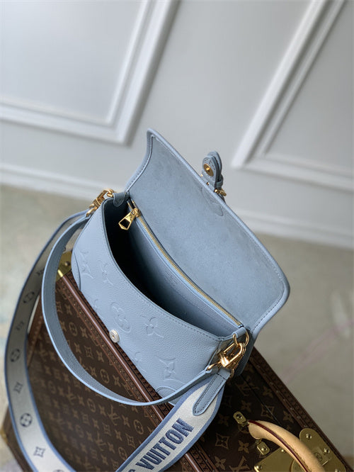  Versatile top-handle bag front view 7