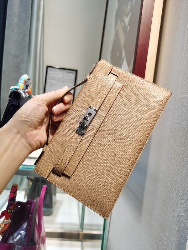 Interior view of poised premium bag