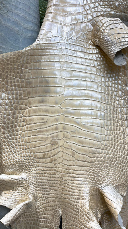  shoulder bag interior and compartment view 21