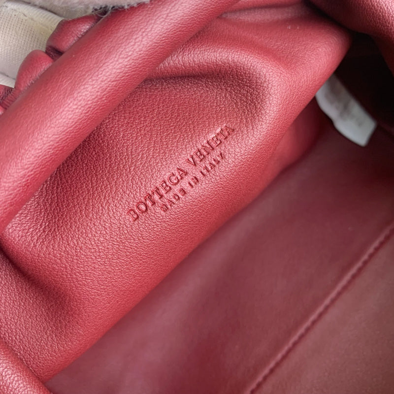 Bold Vegan Leather Handbag - Everyday Elegance | Women's Designer-Inspired Purse #1738 - close-up detail shot (image 3) of designer-inspired handbag