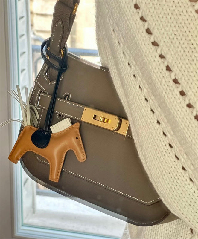  shoulder bag interior and compartment view 33