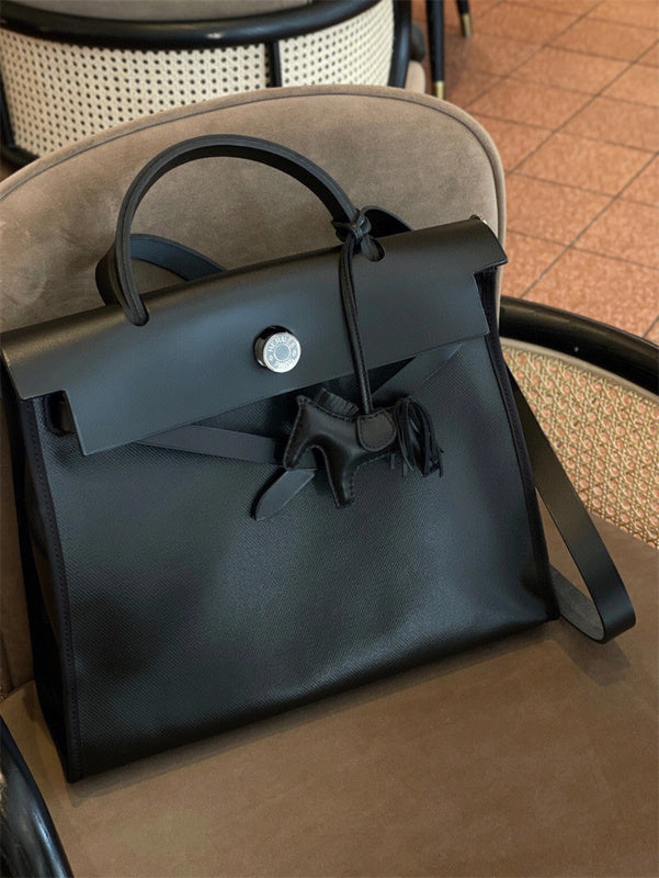  modern shopper bag styled with outfit 12